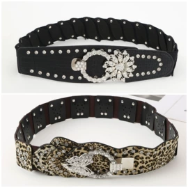 腰带;腰链;丝巾