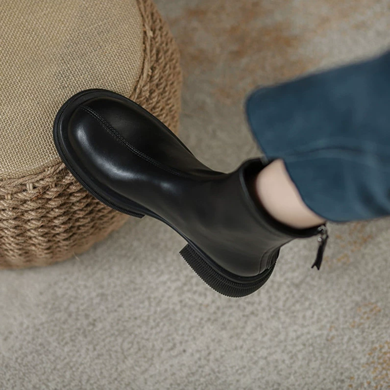 Короткие сапоги женские Осень-зима 2023 Осень Новые узкие сапоги в британском стиле задние толстые сапоги на молнии с флисовой подкладкой Ботинки Martin