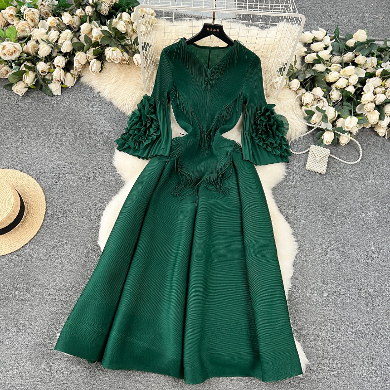 Women's Regular Dress Elegant V Neck Pleated Half Sleeve Solid Color Midi Dress Daily display picture 10