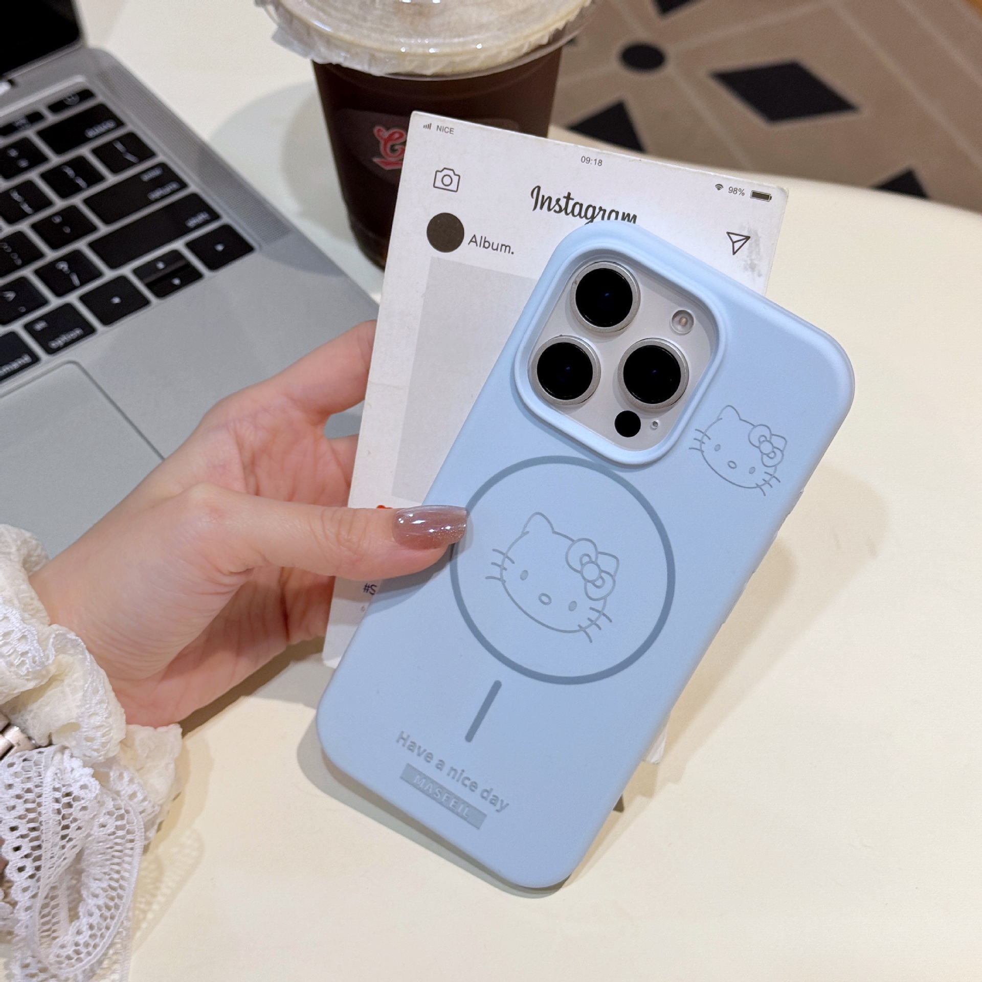 Aplicable iPhone16ProMax caja de teléfono móvil de succión magnética de gato de gatito líquido Apple 15P caja de teléfono de gran agujero de círculo fino