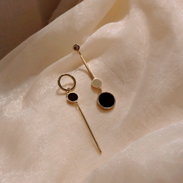 Vintage Minimalist Black Long Bar Asymmetrical Drop Earrings_voghion.com