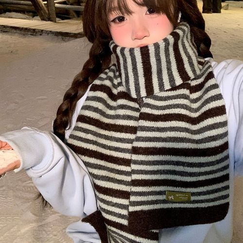 Korean Retro Color-Blocking Striped Knit Scarf for Women - Autumn/Winter, Unique Design, Relaxed Style, Warmth Protection Neck Scarf