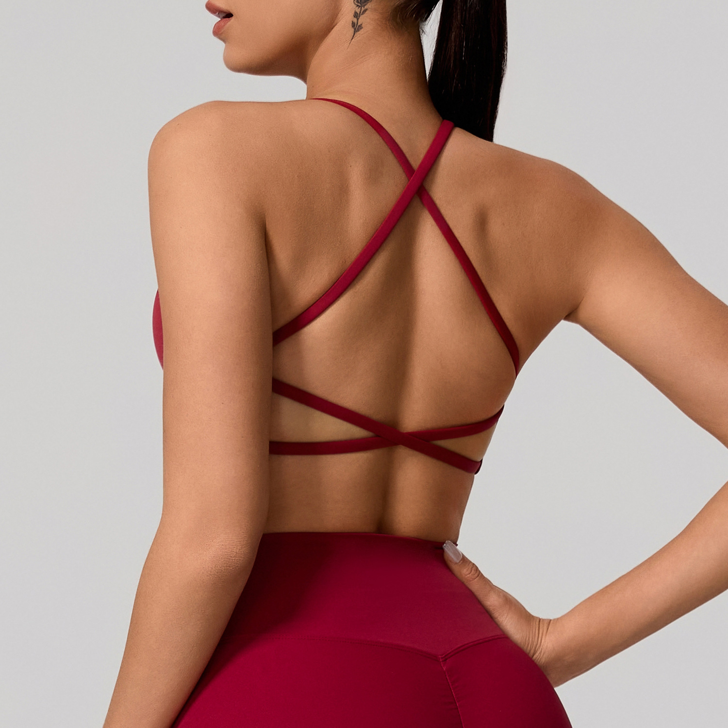 Xijia cruza hombros delgados y revela ropa interior deportiva femenina con sensación de nube, cuello con almohadilla para el pecho, sujetador ajustado de yoga transfronterizo y Fitness image 5
