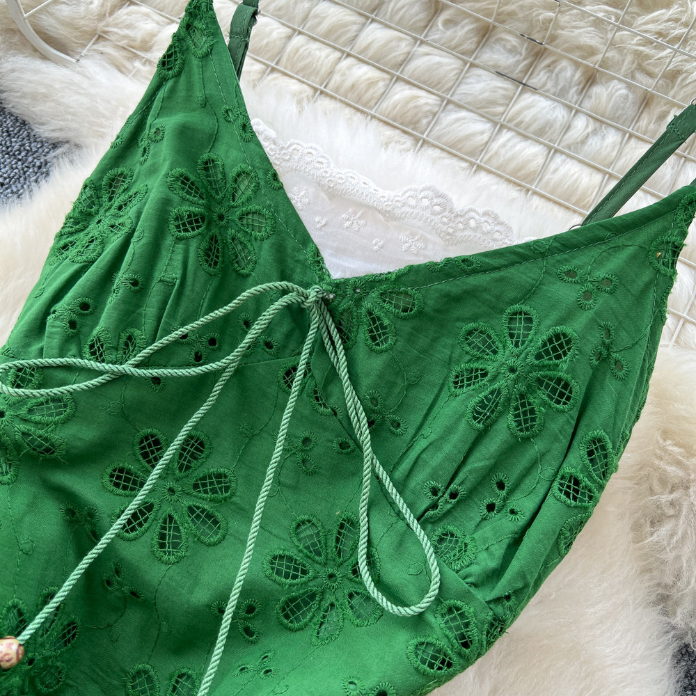 French Style Green Lace Spaghetti Strap Maxi Dress For Women, V-Neck Boho Summer Dress With Ruffles And Waist Tie_ecoleips.com