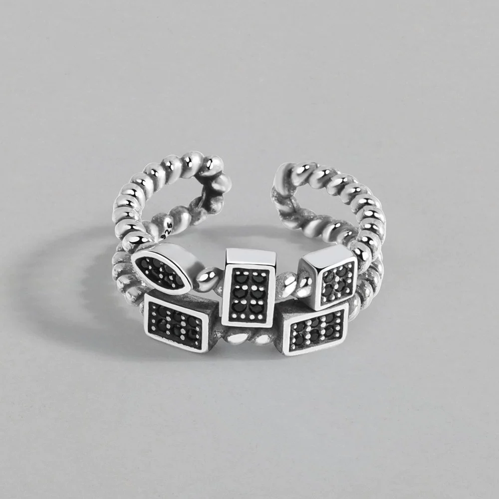 Retro brand ring hip-hop style, Japanese and Korean, simple and elegant design, on index finger