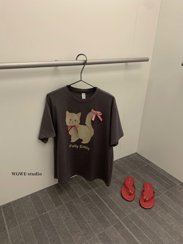 WGWE 夏の女性の韓国ファッションデザインリボン猫漫画プリントラウンドネック半袖 Tシャツ W6499|undefined