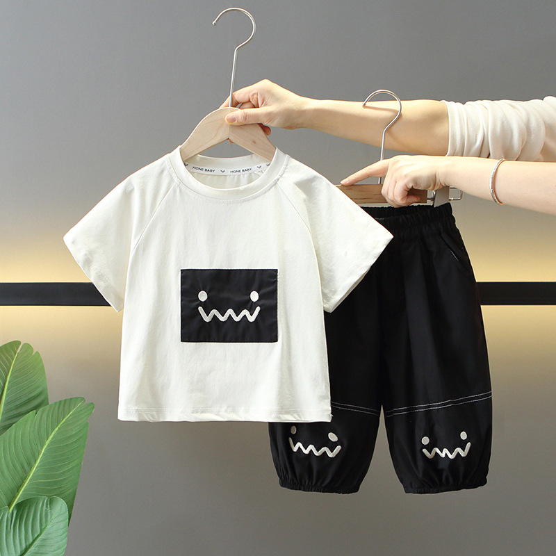 7862 traje de verano para niños 2025 nuevo traje de dos piezas de manga corta de moda para niños ropa coreana de verano para bebés