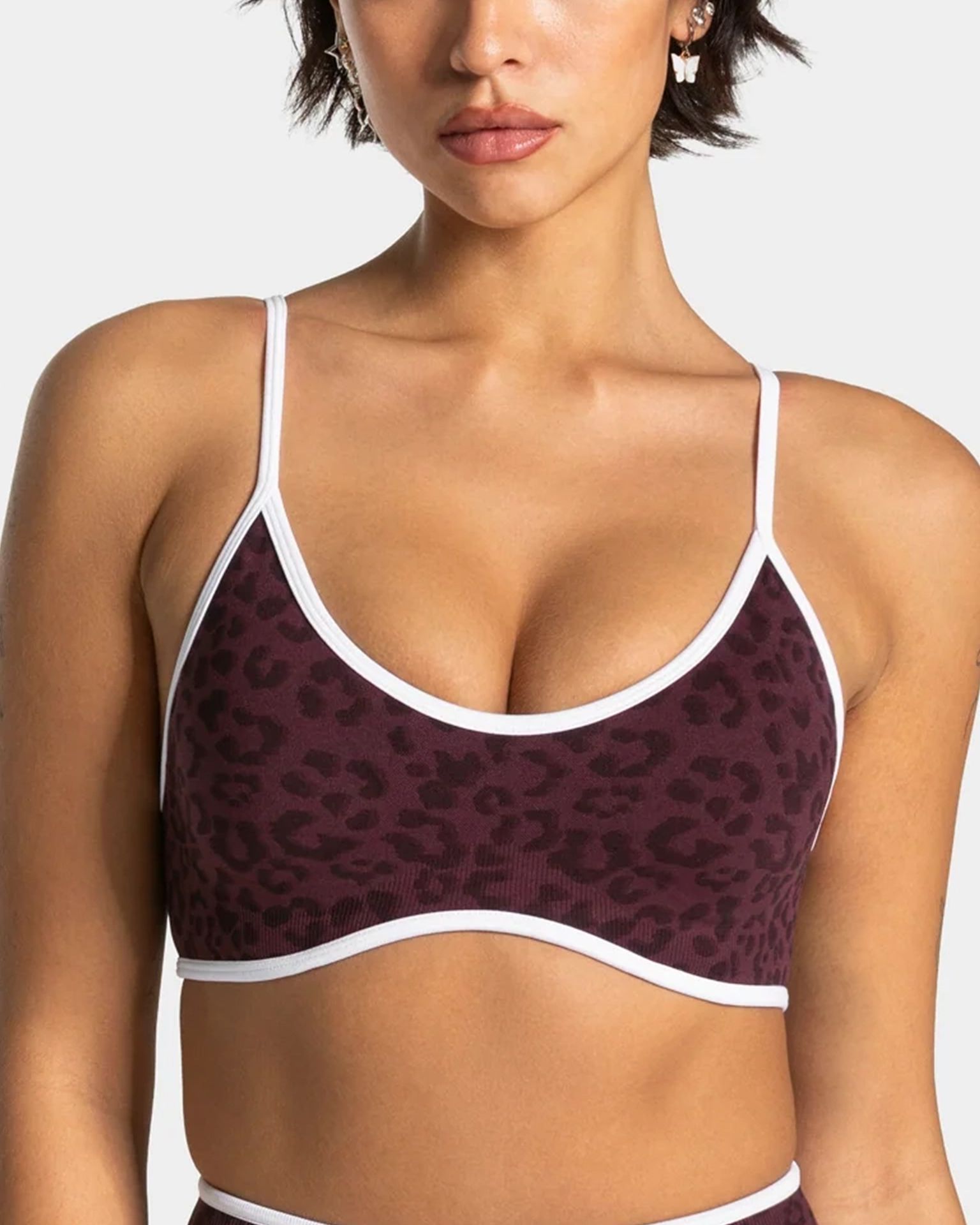 TEOO transfronterizo sin costuras 3D impresión de leopardo pantalones cortos de yoga de borde de miel hump bra deportivo ropa de fitness set de yoga