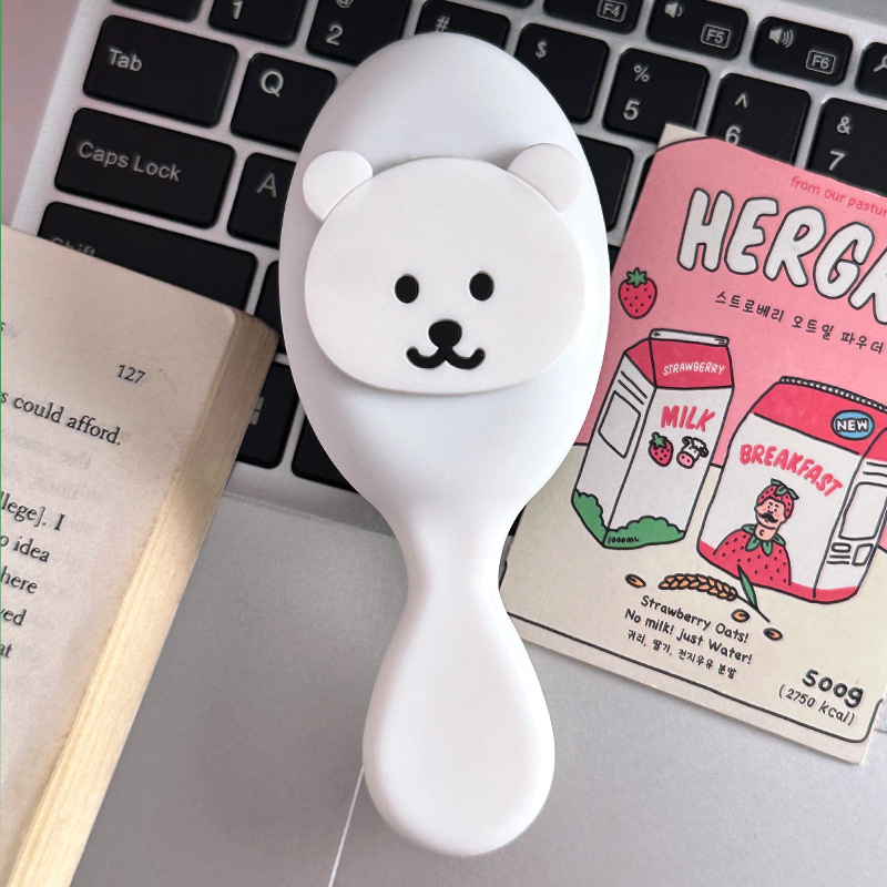 자조적인 곰 흰색 손잡이 빗
