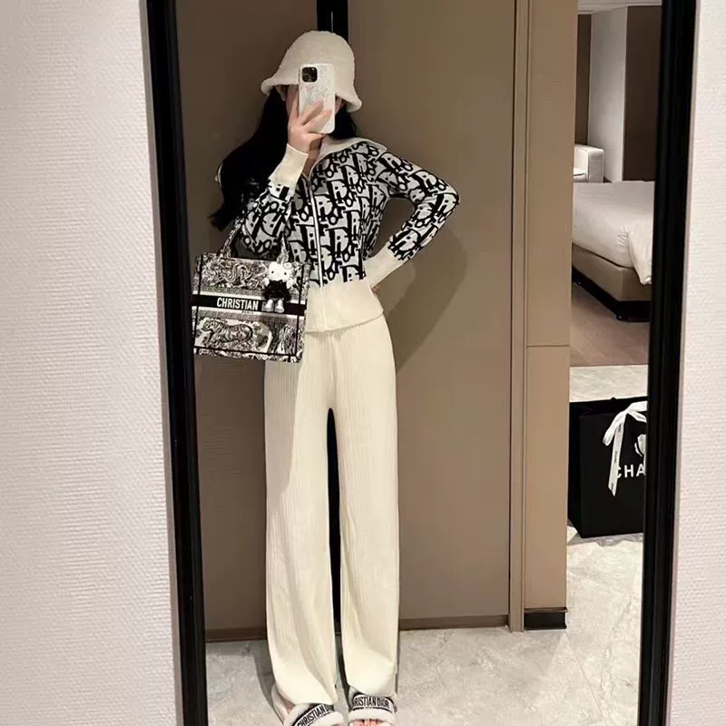 Модный осенне-зимний комплект из темно-синего свитера на молнии с жаккардовым буквенным принтом + трикотажных прямых брюк с высокой талией