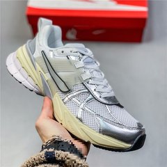 V2K レトロランニングシューズ Runtekk 厚底通気性ノンスリップお父さん靴男性と女性のカジュアルスポーツジョギングトレンディな靴