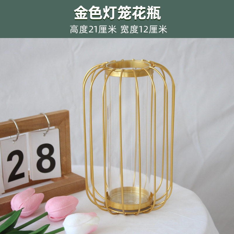 Botella de lanterna dorada