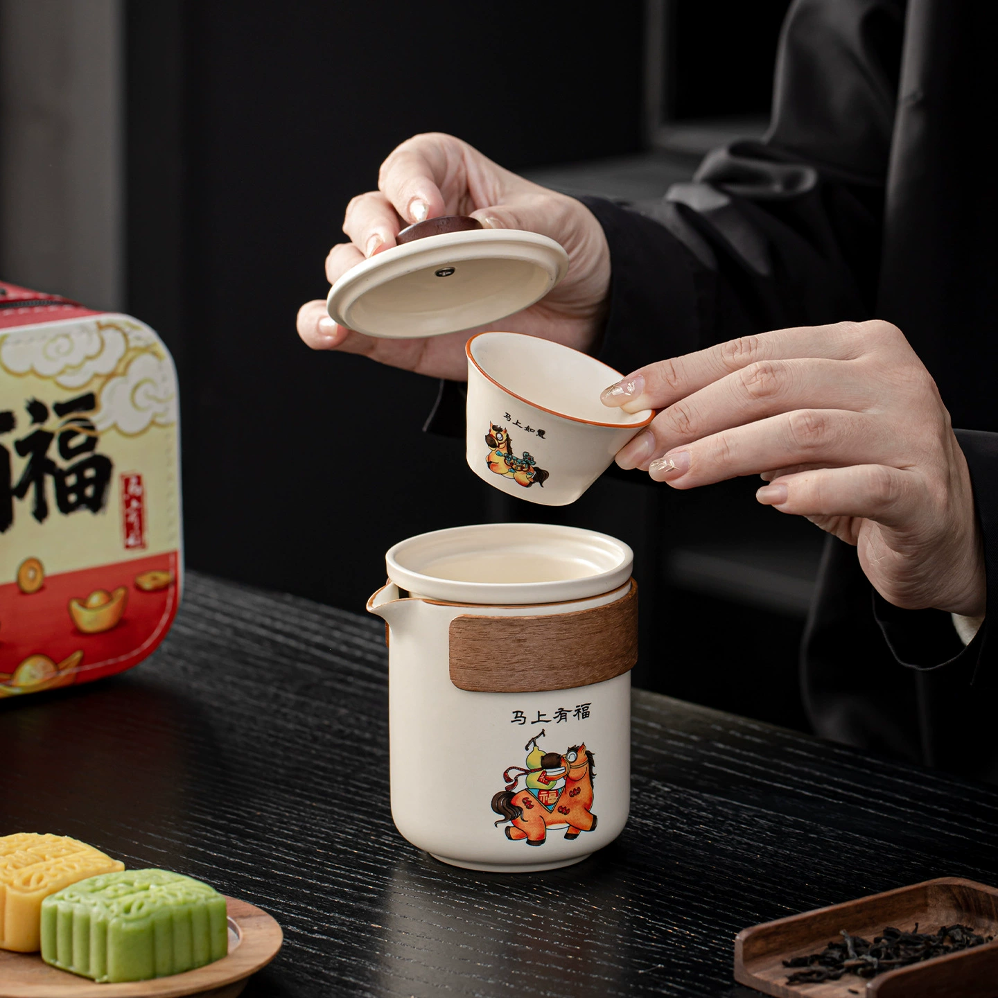 Creative handheld tea set for traveling, Birthday gift