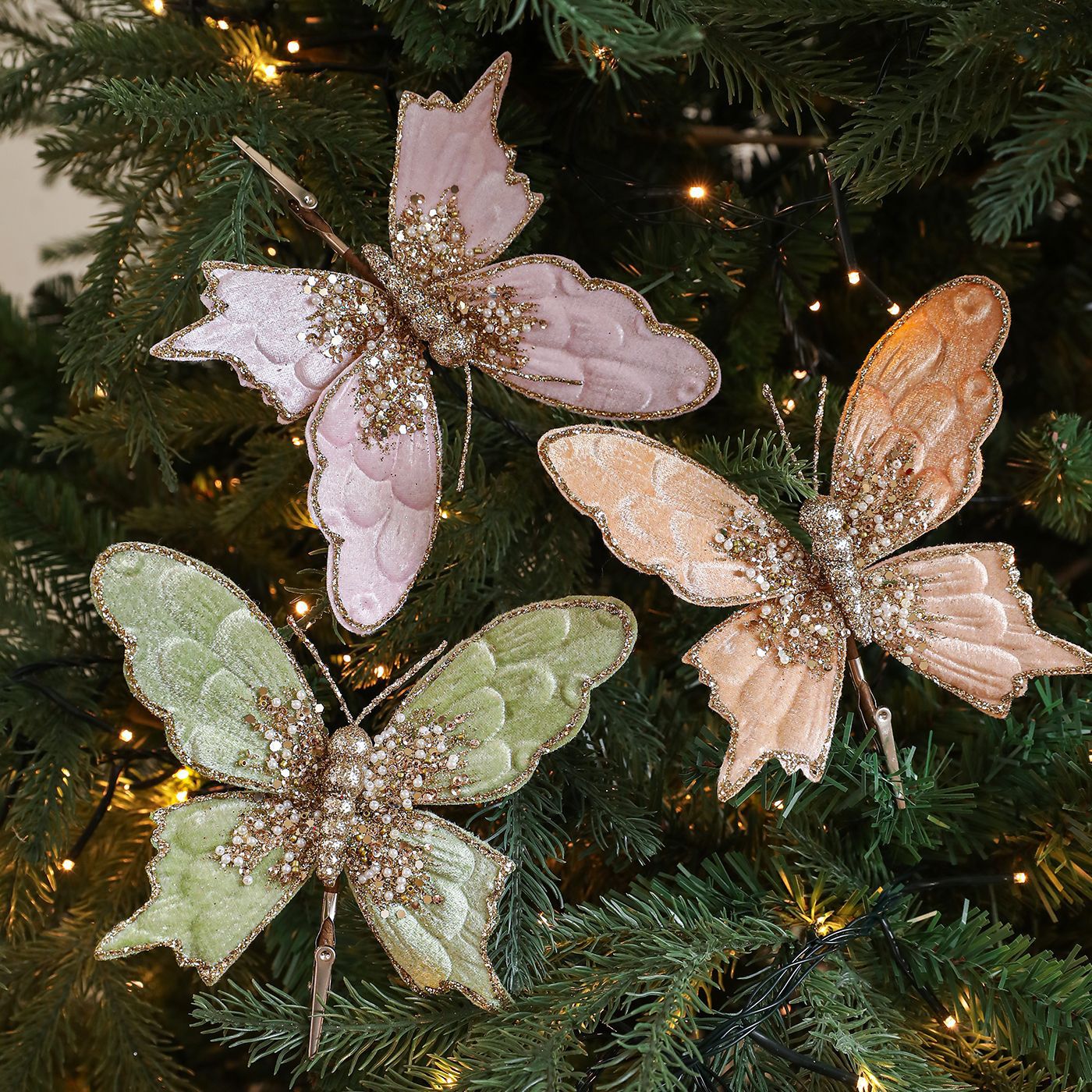 Nuevos productos de tela de alta calidad abrazadera de arco de tela de vello floquete polvo adhesivo árbol de Navidad decoración colgante diseño de escena en stock