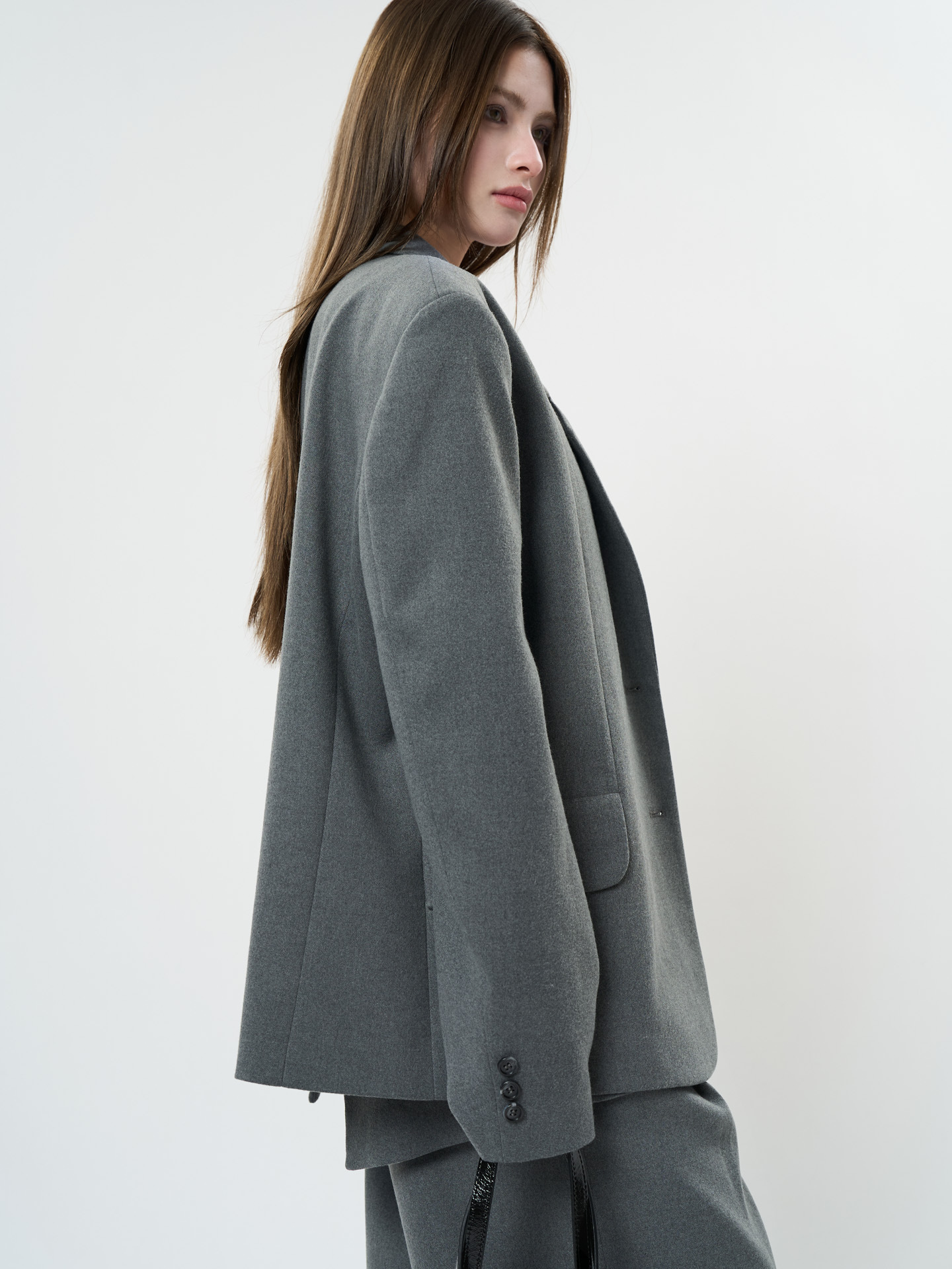 Women's Oversized Wide Shoulder Blazer For Casual Smart Styling_voghion.com
