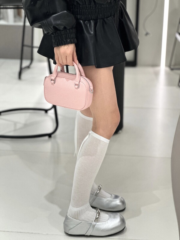 佰締革製品の女性バッグ2025新型高級感ハンドバッグのトップ層牛革シングルショルダーバッグミニ枕バッグ|undefined