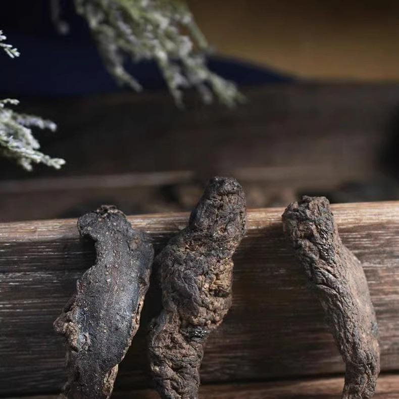 Prepared Rehmannia Root Shu Di Huang 500g Nine Times Steamed Dried Herb for Tea and Decoction quality and texture