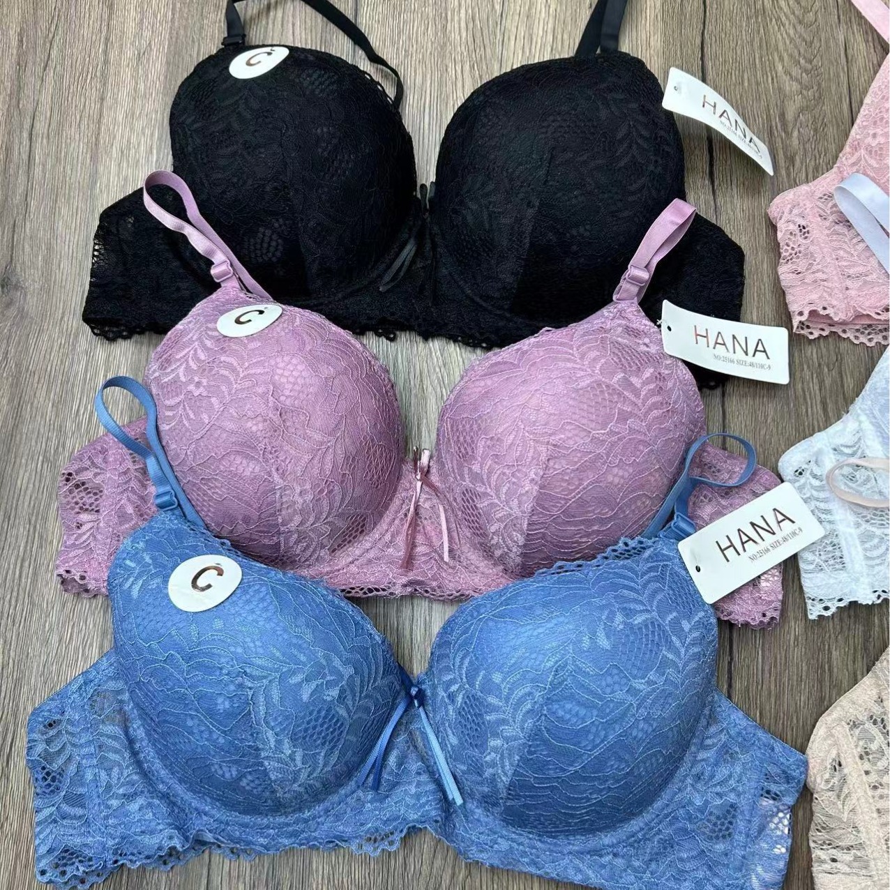 Nuevo comercio exterior europeo y americano ropa interior de dama confortable sujetador de encaje con anillo de acero fabricantes de sujetadores de esponja al por mayor