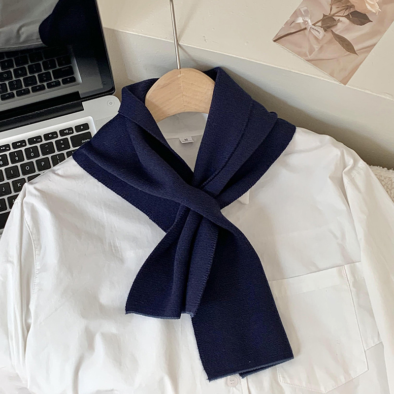 Sopa de punto de alta sensación de otoño y invierno nueva bufandas coreanas de color sólido decoración universal calentamiento del cuello cruzado