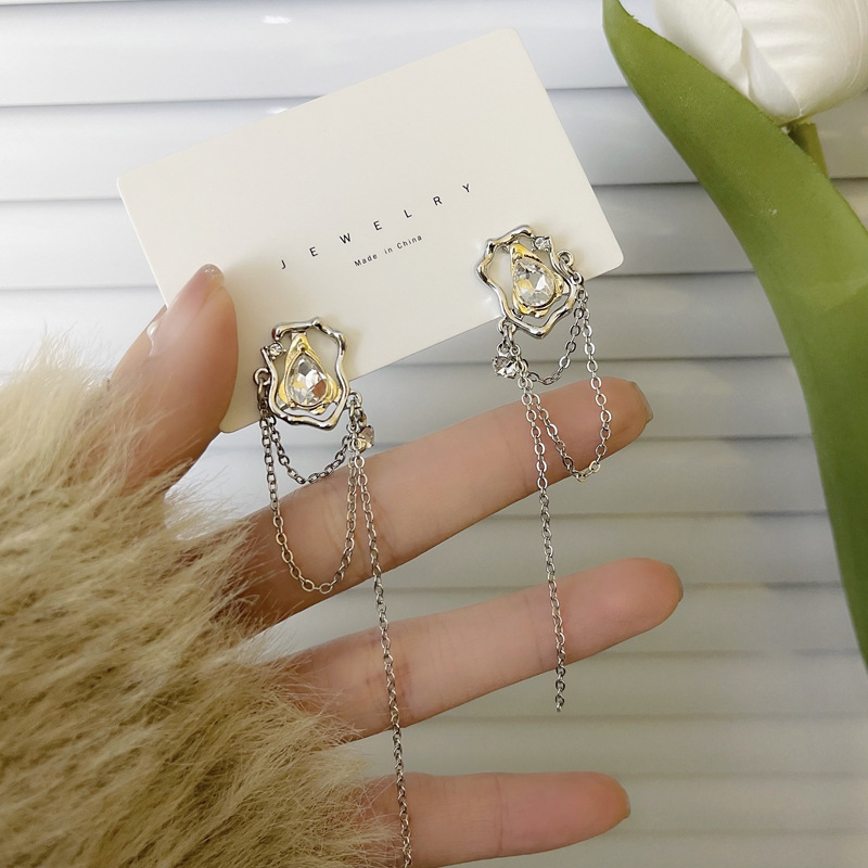 H4785 long earrings one pair