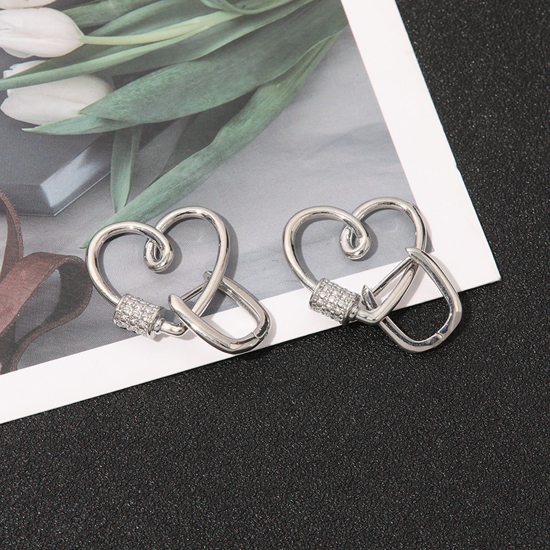 European and American best-selling heart-shaped cubic zirconia earrings, high-end, face-slimming, versatile, elegant heart-shaped earrings, wholesale