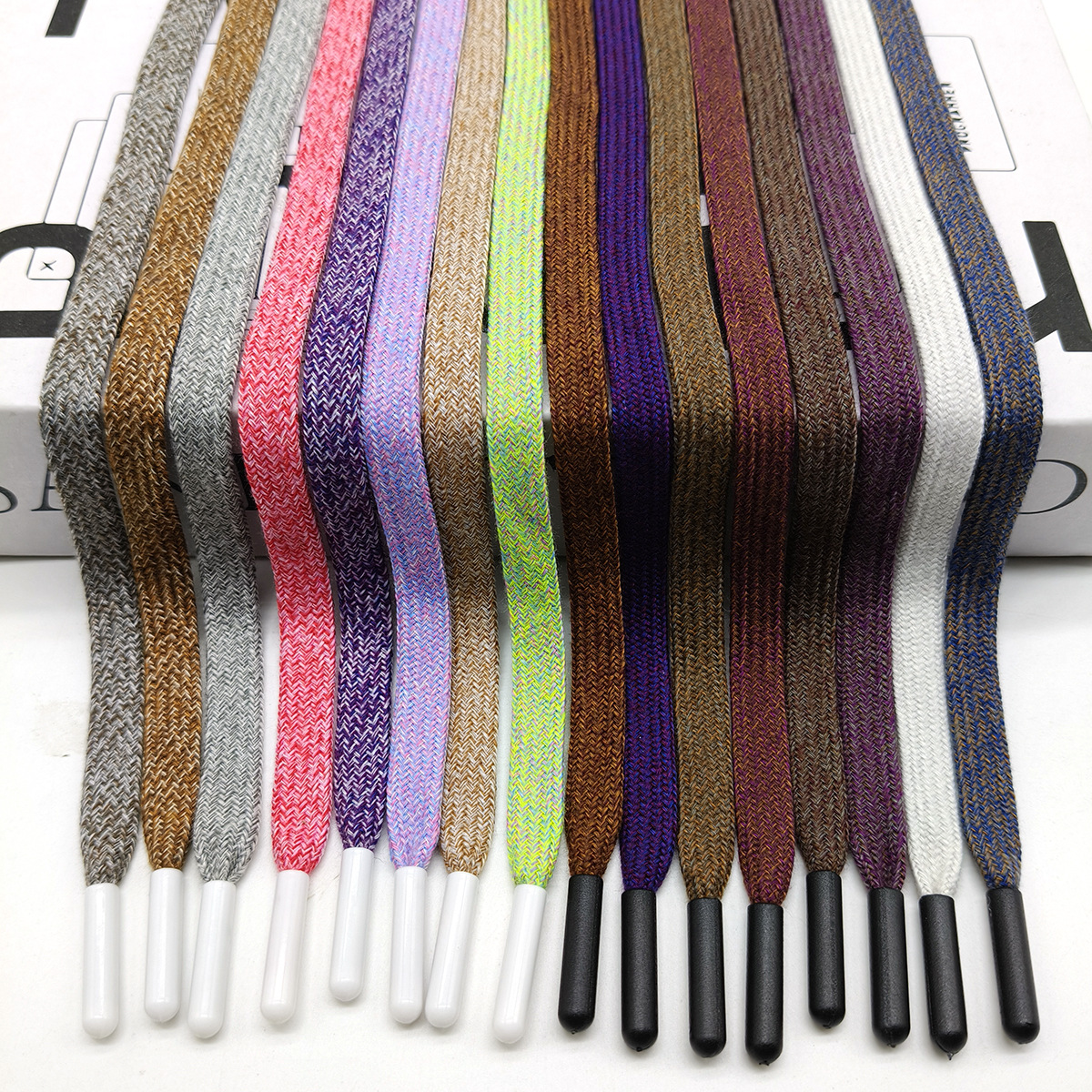 8 / 10 / 12mm poliéster / algodón mezcla hueco cuerdas planas chaqueta cuerda de plástico cabeza de cuerda de algodón colorido pantalones deportivos cuerda de cintura