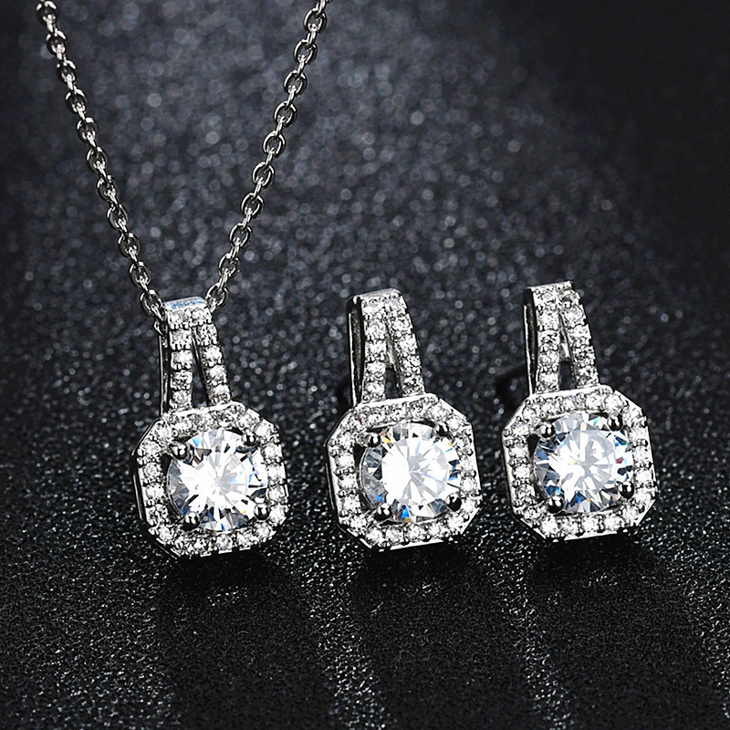 Set collana e orecchini con diamante quadrato in zircone_voghion.com