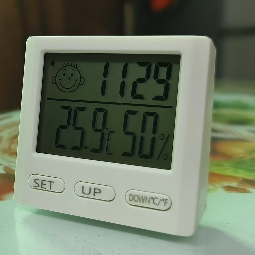 厂家批发 数字单面立体白黑色专用电池电子温湿度计闹钟