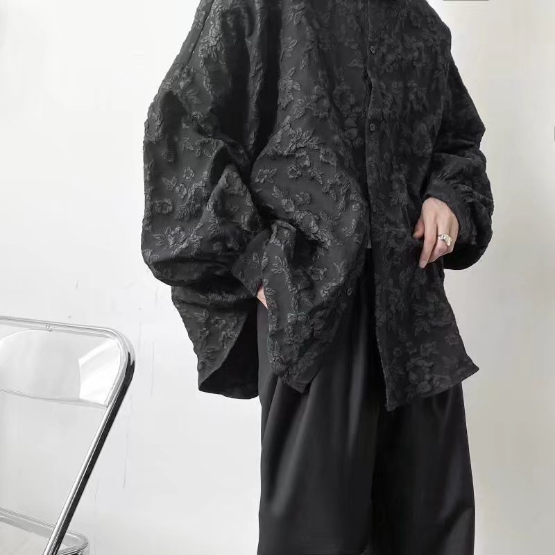 Autumn Japanese style embossed jacquard shirt, long sleeves, loose fit, relaxed style, batwing sleeves, unisex short sleeve shirt, simple and casual.