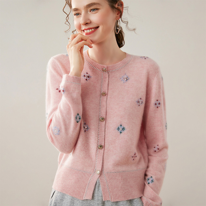 2025 New Autumn and Winter Cashmere Cardigan Women's Round Neck Embroidered Diamond Bottoming Shirt Elegant Small Fragrance Cardigan