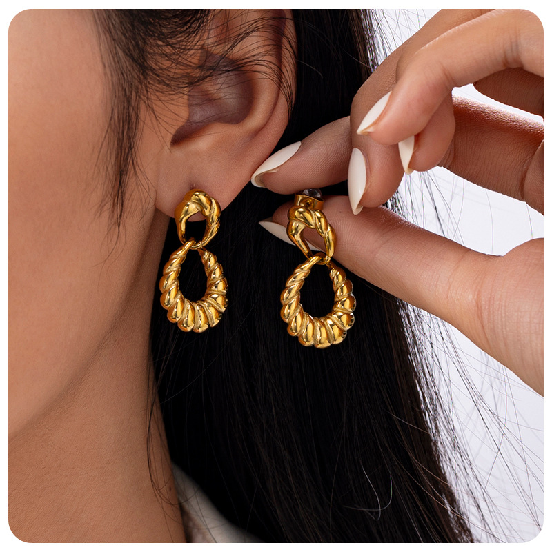 Taina Omeiins personalidad moda moda 18K oro acero inoxidable torcido pendientes pendientes pendientes para mujeres