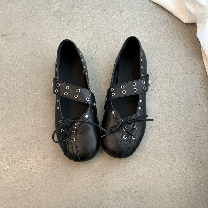 Niche designer punk-style rivet-embellished Mary Jane shoes, black round-toe ballet flats, women's flat shoes Niche designer punk-style rivet-embellished Mary Jane shoes, black round-toe ballet flats, women's flat shoes