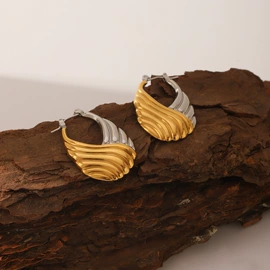 项链;戒指;耳环