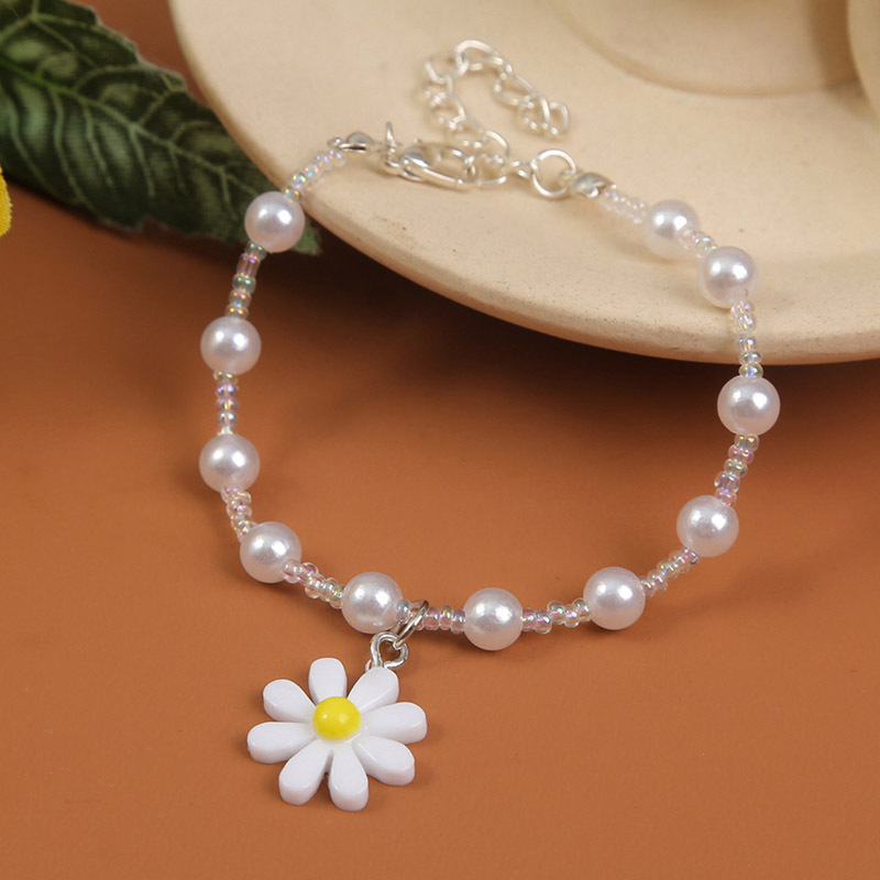 Wholesale Jewelry Bohemian Handmade Crystal Pearl Flower Bracelet Nihaojewelry display picture 3