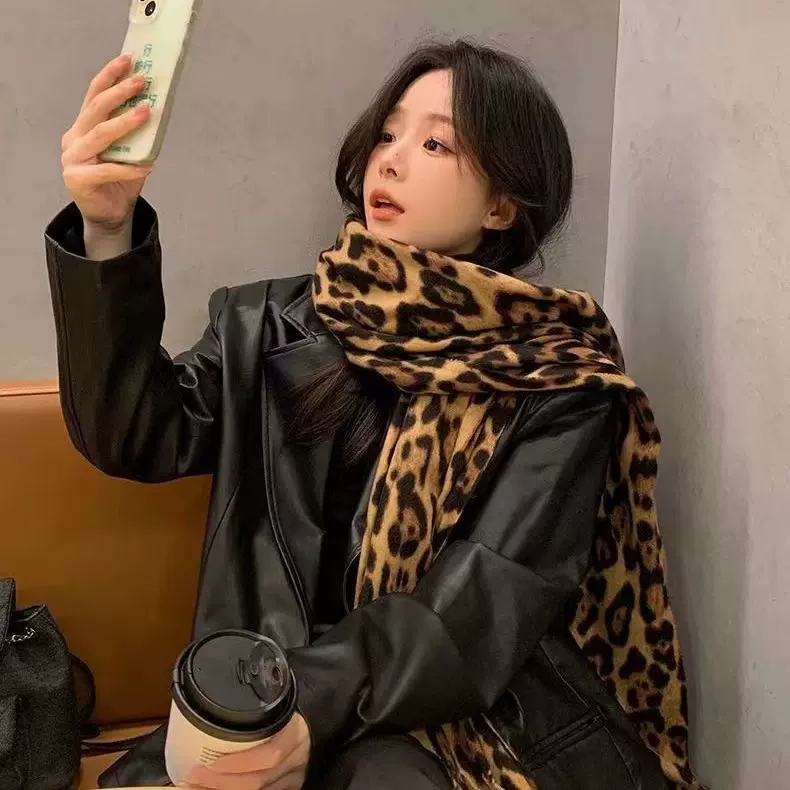 新款小众设计甜酷复古豹纹流苏围巾女千禧辣妹风秋冬高级加厚披肩