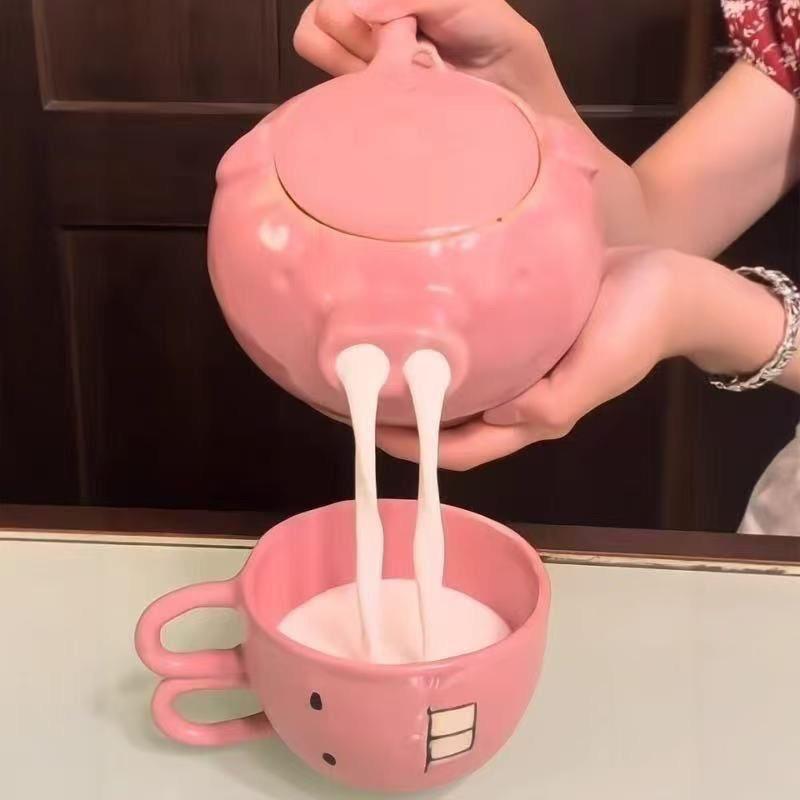 Ceramic Water Kettle Super Funny Nose Flowing Water Teapot Interesting Water Cup Pig Head Tea Set Gift for Friends Birthday Gift