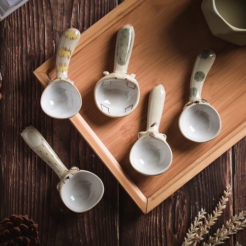 Creative Japanese handmade coarse pottery spoon with short handle, cute animal spoon, ice cream spoon, hippopotamus and bear dipping sauce spoon