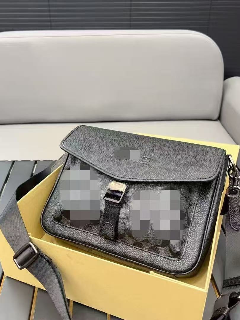 2025 nuevo bolso cuadrado pequeño de mensajero de un solo hombro portátil de color sólido de cartero retro popular de este año