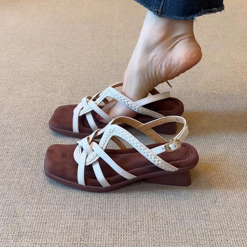 Retro Square-Toe Fashion Casual Hollow-Out Woven Open-Toe Roman Sandals for Women with Cross Straps and Back Straps, Stylish Versatile Sandals Retro Square-Toe Fashion Casual Hollow-Out Woven Open-Toe Roman Sandals for Women with Cross Straps and Back Straps, Stylish Versatile Sandals
