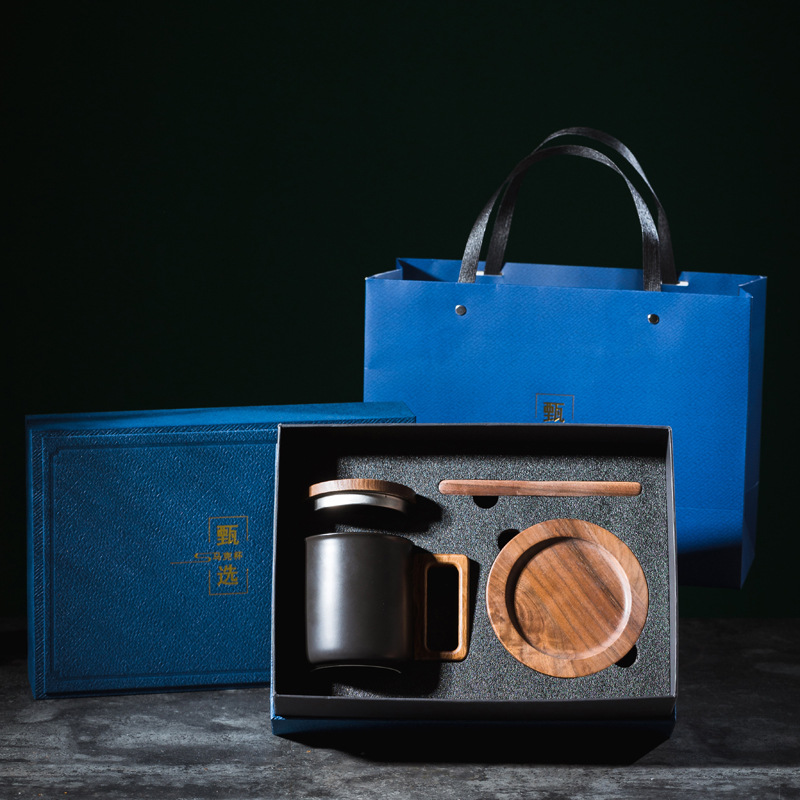 Suyuan taza de madera de nuez taza de cerámica taza de madera taza de café con cojín de taza de madera de madera logotipo publicitario grabado