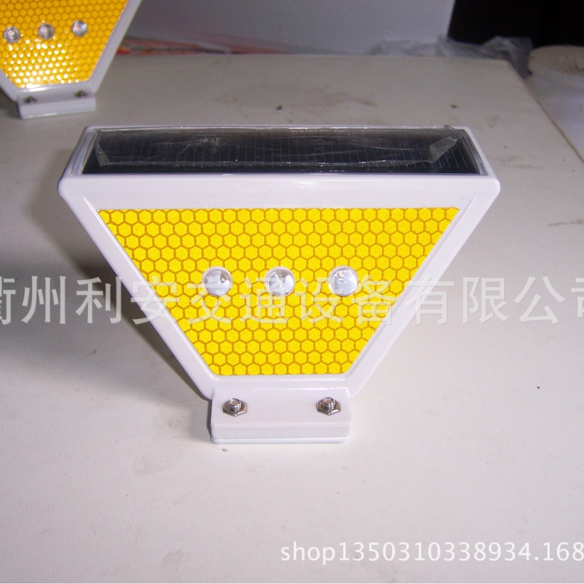 Delineator 梯形太阳能LED轮廓标