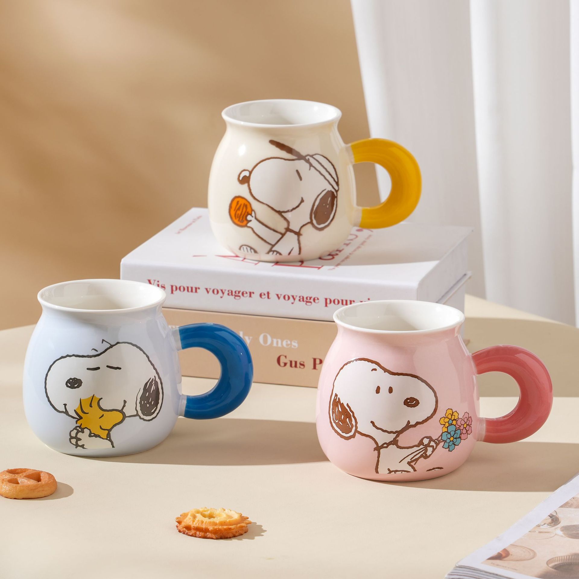 Auténtico Snoopy de alto valor facial, taza de agua de cerámica con taza de cerámica de oficina doméstica con taza de agua de tapa directa
