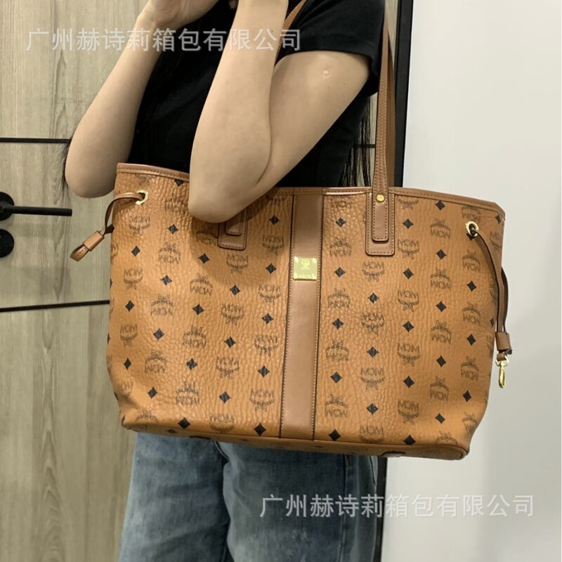 New Mc Printed Mother-Daughter Tote Bag, Large-Capacity Crossbody Bag, Fashionable and Versatile Underarm Commuter Bag for Women