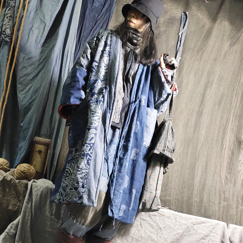 オリジナルの文芸復古気質秋冬スタイルの布を合わせてゆったりとした手の糸で個性的なカーディガンの綿の服を刺繍します。