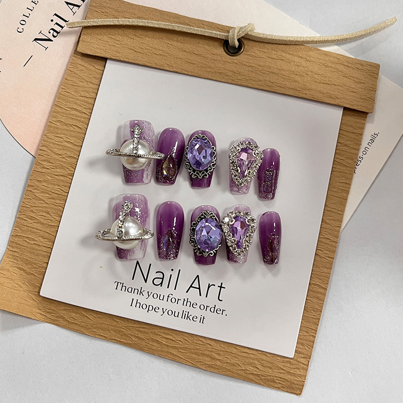 Desgaste hecho a mano de uñas de longitud media de otoño e invierno elegante pieza de uñas al por mayor oro puro deseo viento extraíble uñas falsas