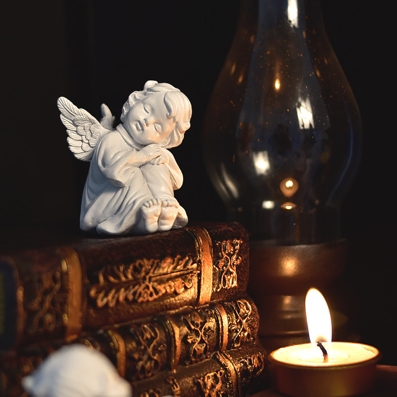 Figure decoration resin girl heart sculpture desktop small decoration Angel cute European retro flower fairy
