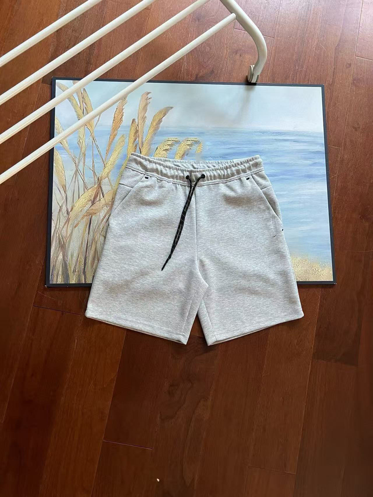 회색