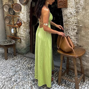 �羳Ů�b�ԸВ첱��V�U��¶���Lȹ��߅ȹ�ӷՇ��жȼ��L�B�´��l