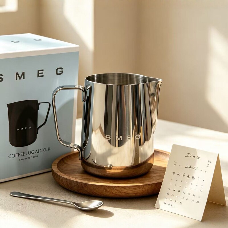 Smeg Co-Branded Stainless Steel Latte Art Pitcher Coffee Pot 304 Food-Grade Pointed Spout Milk Jug for Home Use Italian-Style Hand Brewing Pot
