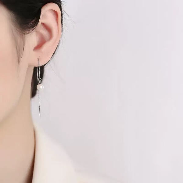 Long fashionable Korean elegant earrings from pearl with tassels